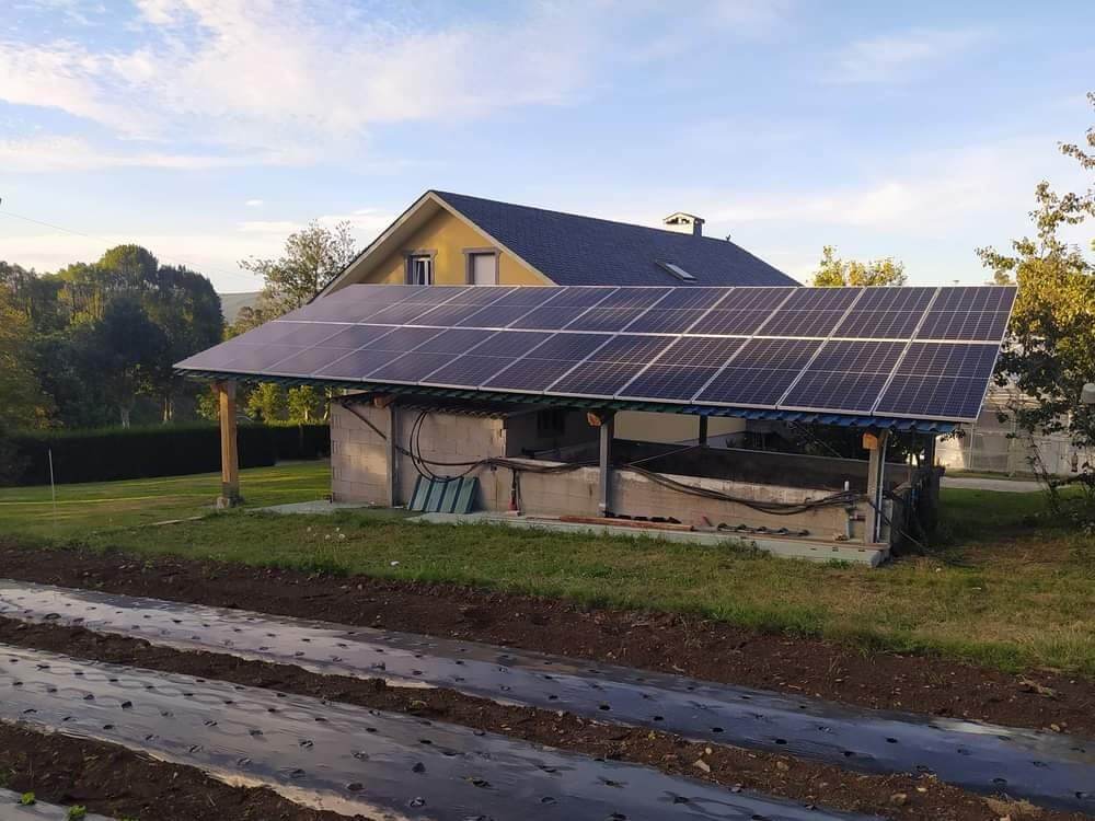 Instalación solar aproveitando un tellado pequeno